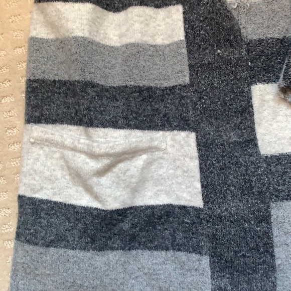 Cardigan - Picture 2 of 3